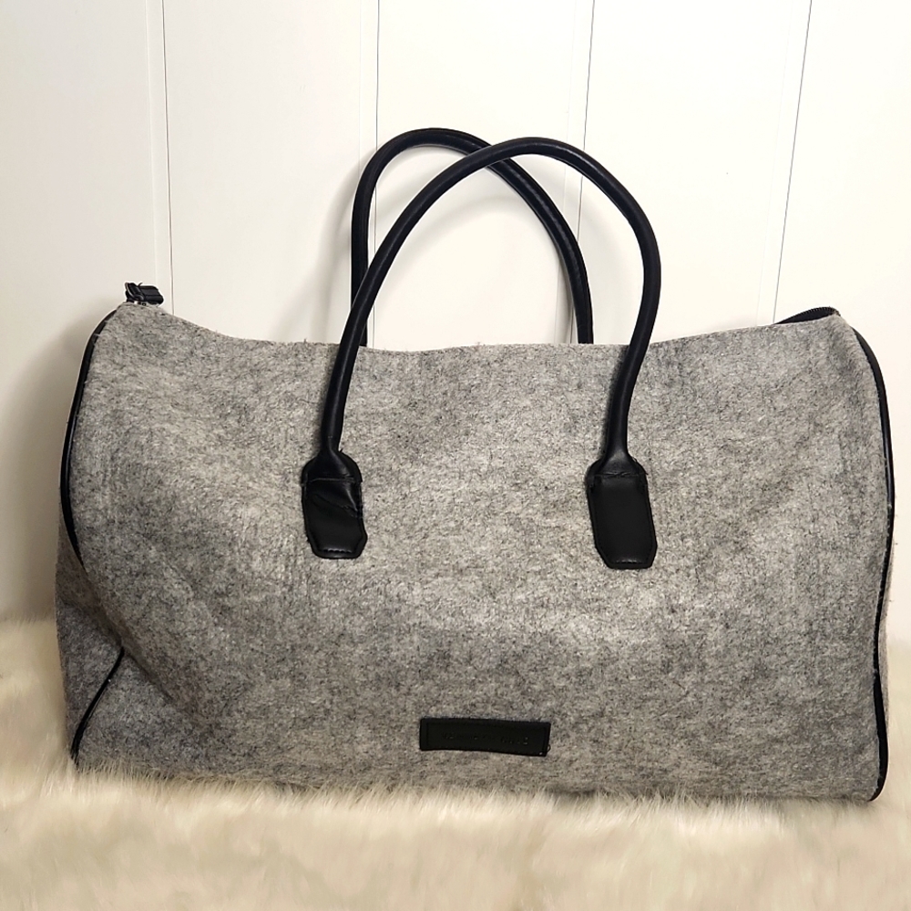 Kenneth Cole gray wool oversized weekend/duffel bag
